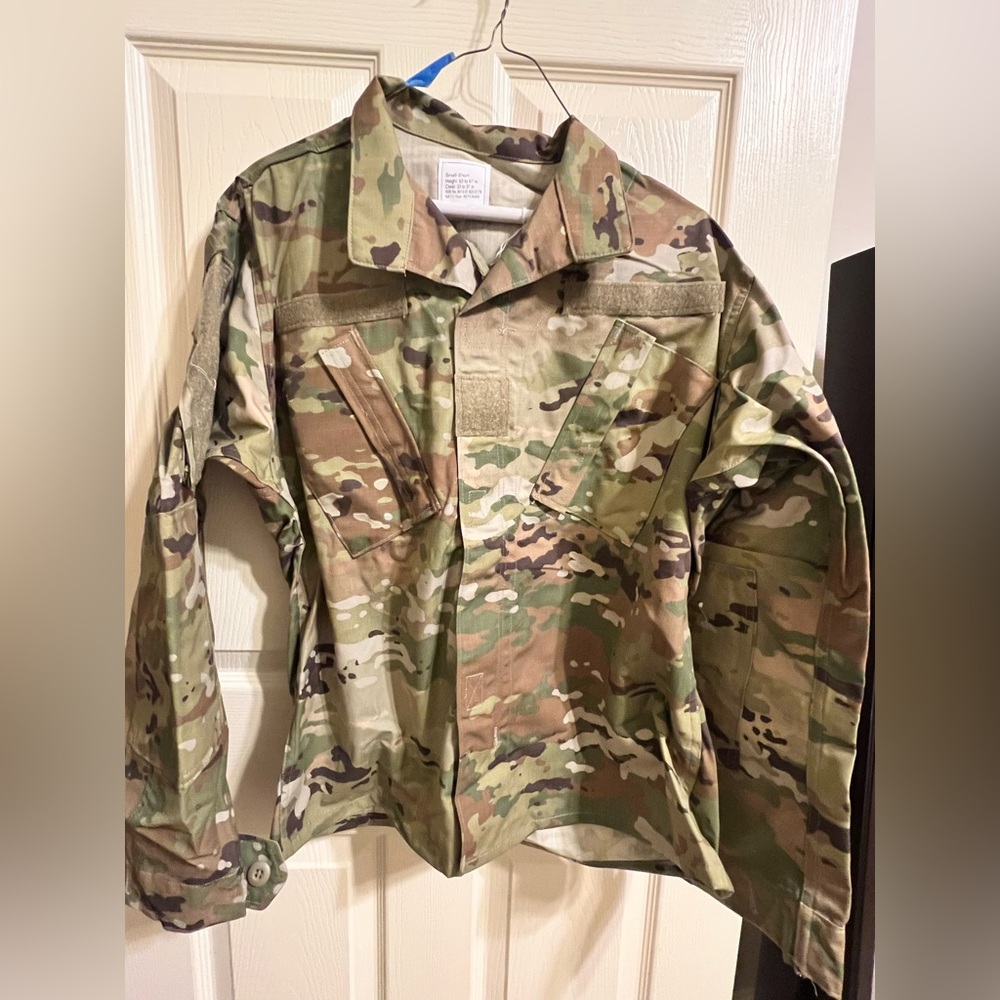 Men’s New Air Force/Army Winter OCP Military Camo Jacket-Size Small